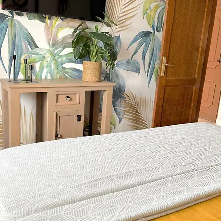 Apartment Seaescape With Ocean, King Size Bed, Wifi, Smart Tv, Free Parking 2 Pools Access Costa Adeje (Tenerife)