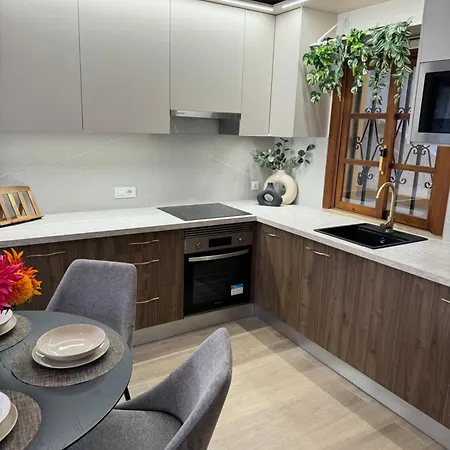 Seaescape With Ocean, King Size Bed, Wifi, Smart Tv, Free Parking 2 Pools Access Apartment